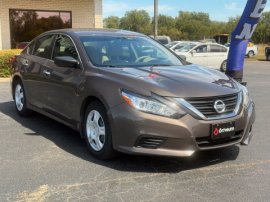 2017 Nissan Altima  2.5 S