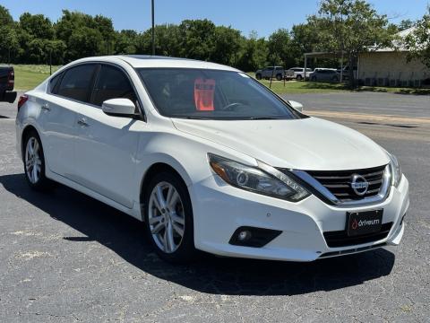 2017 Nissan Altima2017 Nissan Altima